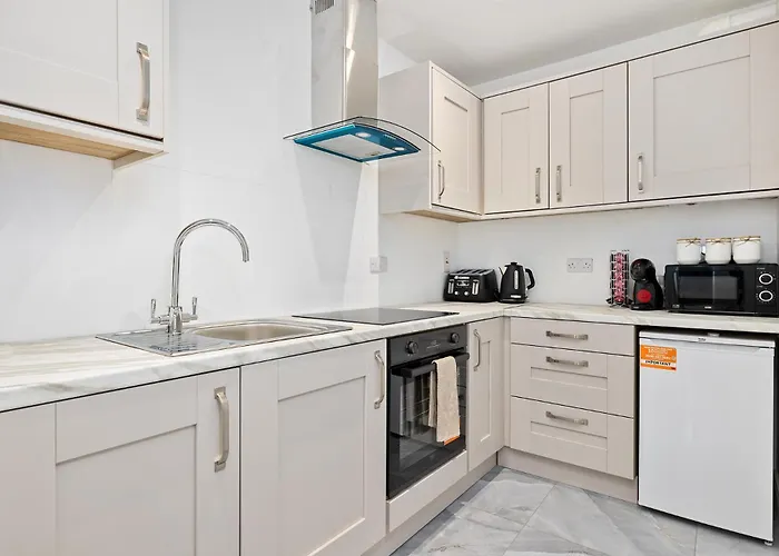 - Richmond * Dublín